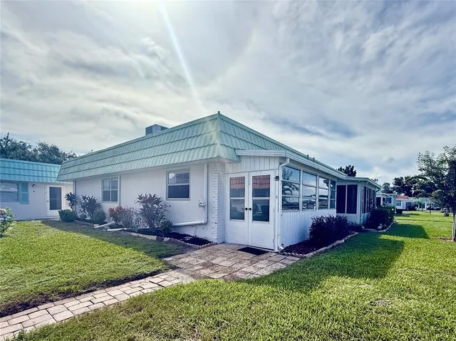 $115,000 | 1802 Bedford Lane, Unit 7, Sun City Center, FL 33573