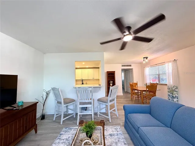 $115,000 | 1802 Bedford Lane, Unit 7, Sun City Center, FL 33573