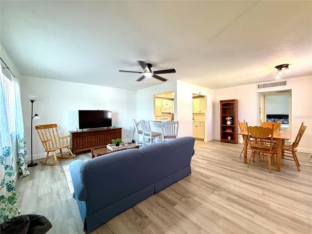 $115,000 | 1802 Bedford Lane, Unit 7, Sun City Center, FL 33573