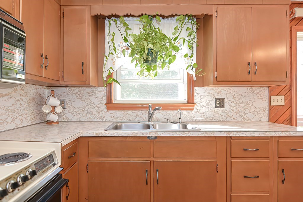 55 Woodruff Road Clinton, MA 01510 - Photo 15 of 29 Gallery Image 15