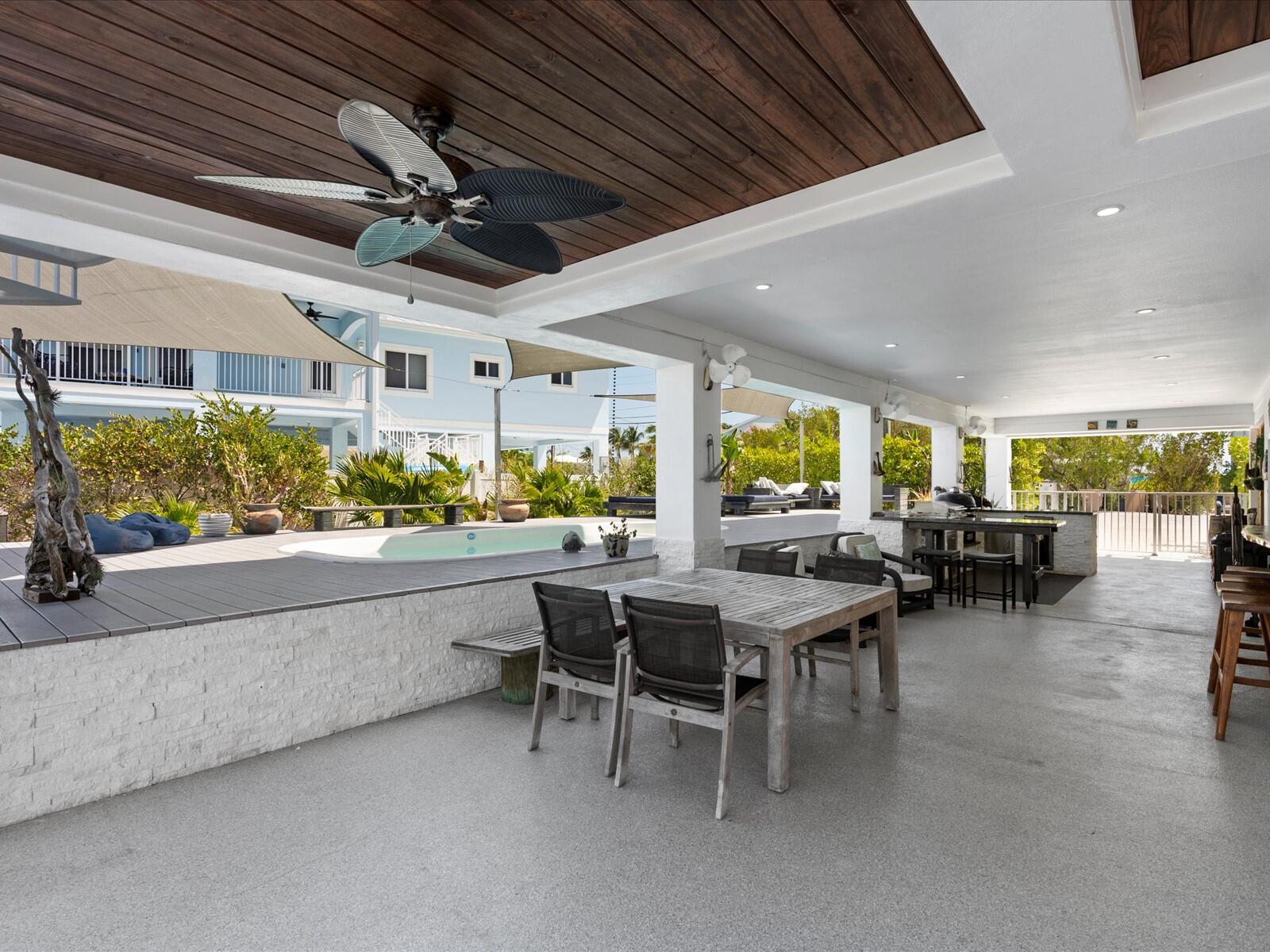 117 La Paloma Road Key Largo, FL 33037 - Photo 12 of 106 Ground Floor Entertainment Space