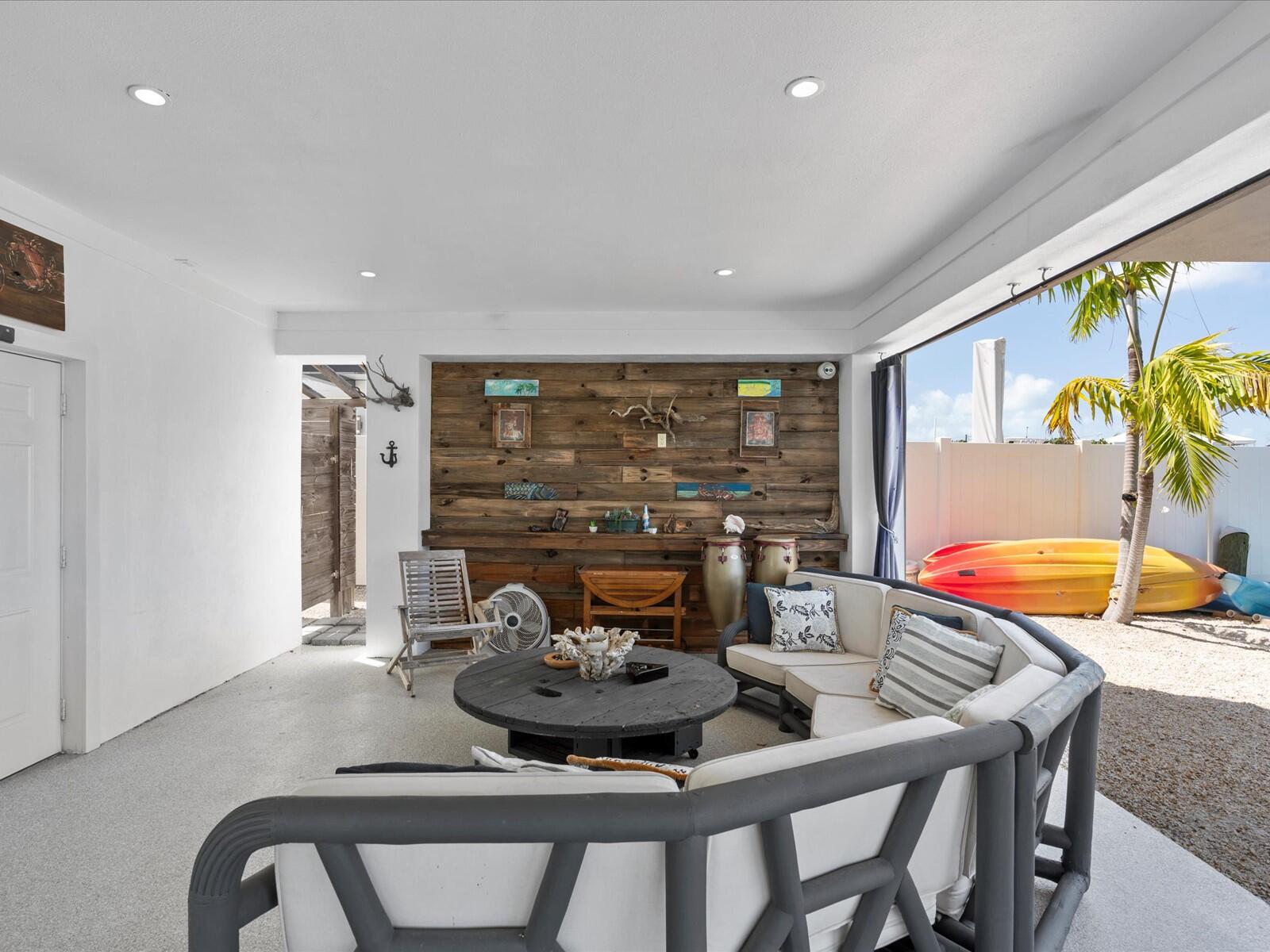 117 La Paloma Road Key Largo, FL 33037 - Photo 18 of 106 Ground Floor Exterior Living