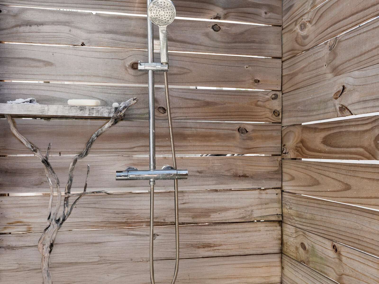 117 La Paloma Road Key Largo, FL 33037 - Photo 21 of 106 Exterior Shower 2