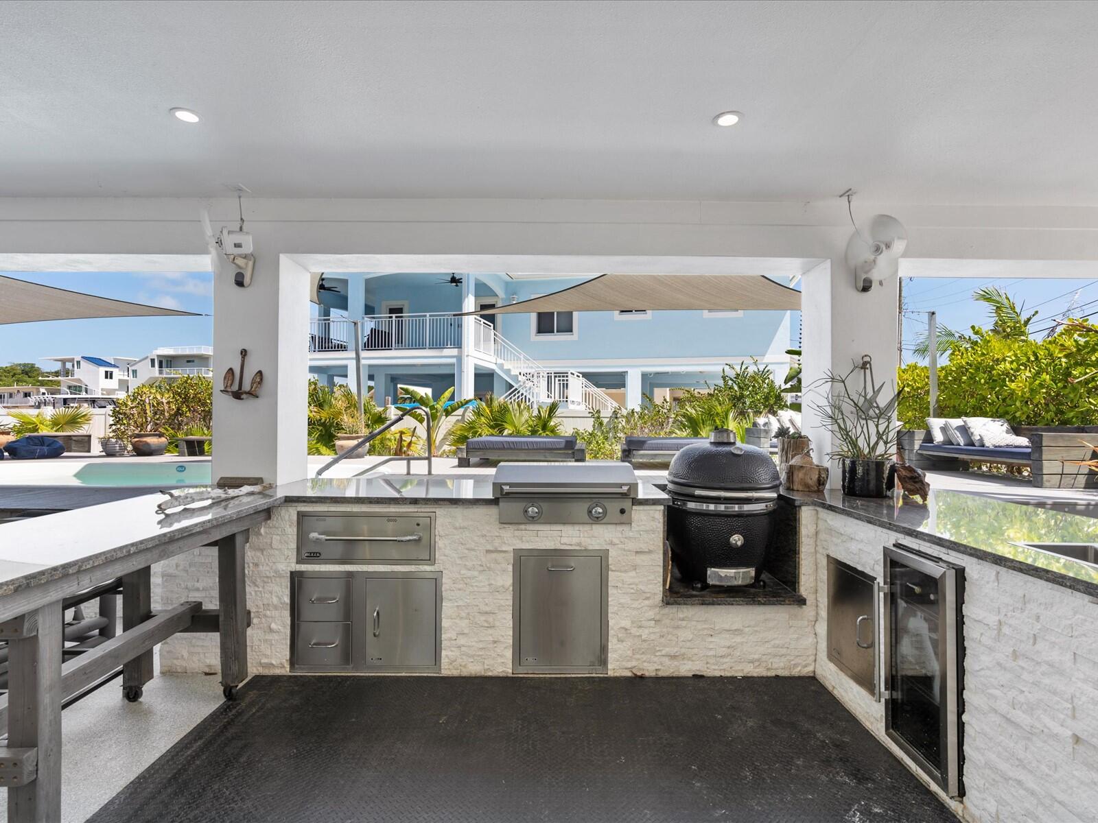 117 La Paloma Road Key Largo, FL 33037 - Photo 22 of 106 Outdoor Kitchen