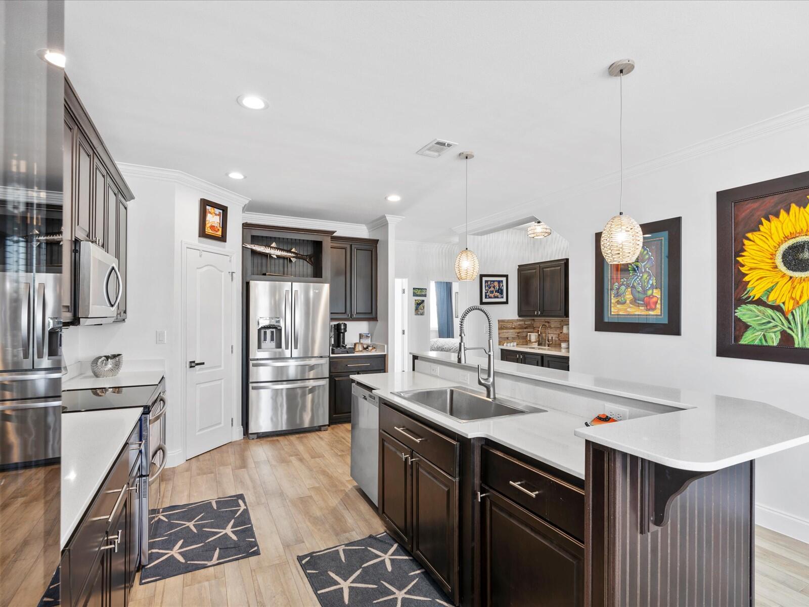 117 La Paloma Road Key Largo, FL 33037 - Photo 63 of 106 Kitchen & Bar