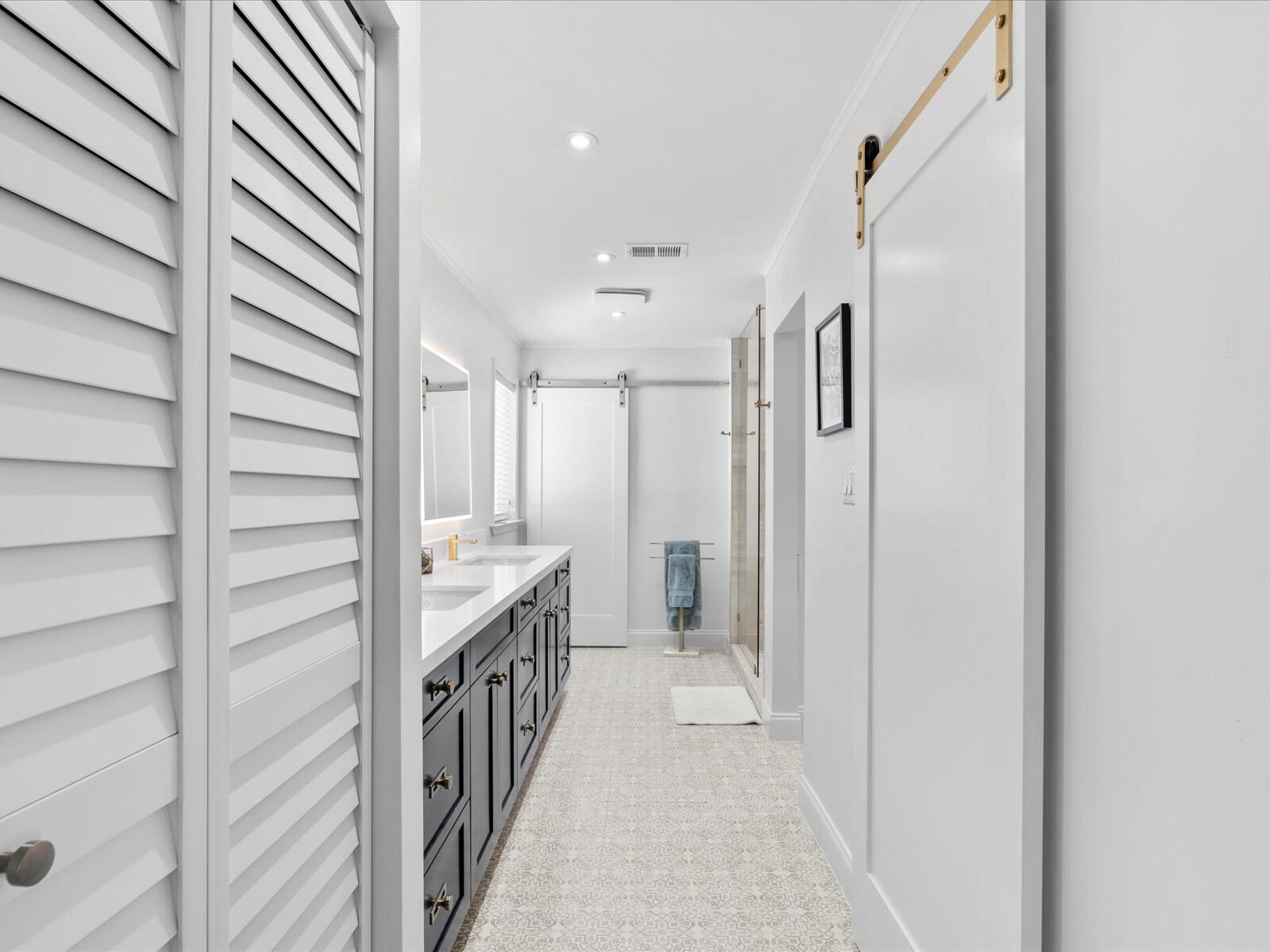 117 La Paloma Road Key Largo, FL 33037 - Photo 83 of 106 Bathroom #3 (Primary 3rd Floor)