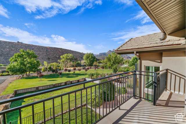 101 Chuckwalla Lane Springdale, UT 84767 - Photo 30 of 51 Balcony with a mountain view