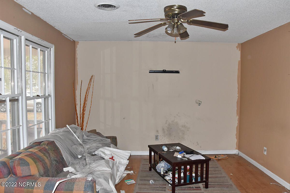 5807 Fallen Tree Road Wilmington, NC 28405 - Photo 5 of 11 DSC_0109
