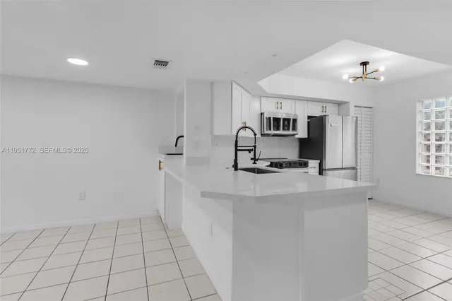 $2,700 | 8811 Southwest 130th Place, Unit 204, Miami, FL 33186