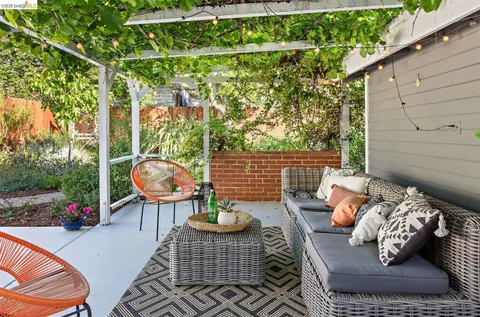 $749,000 | 2736 Bartlett Street, Oakland, CA 94602