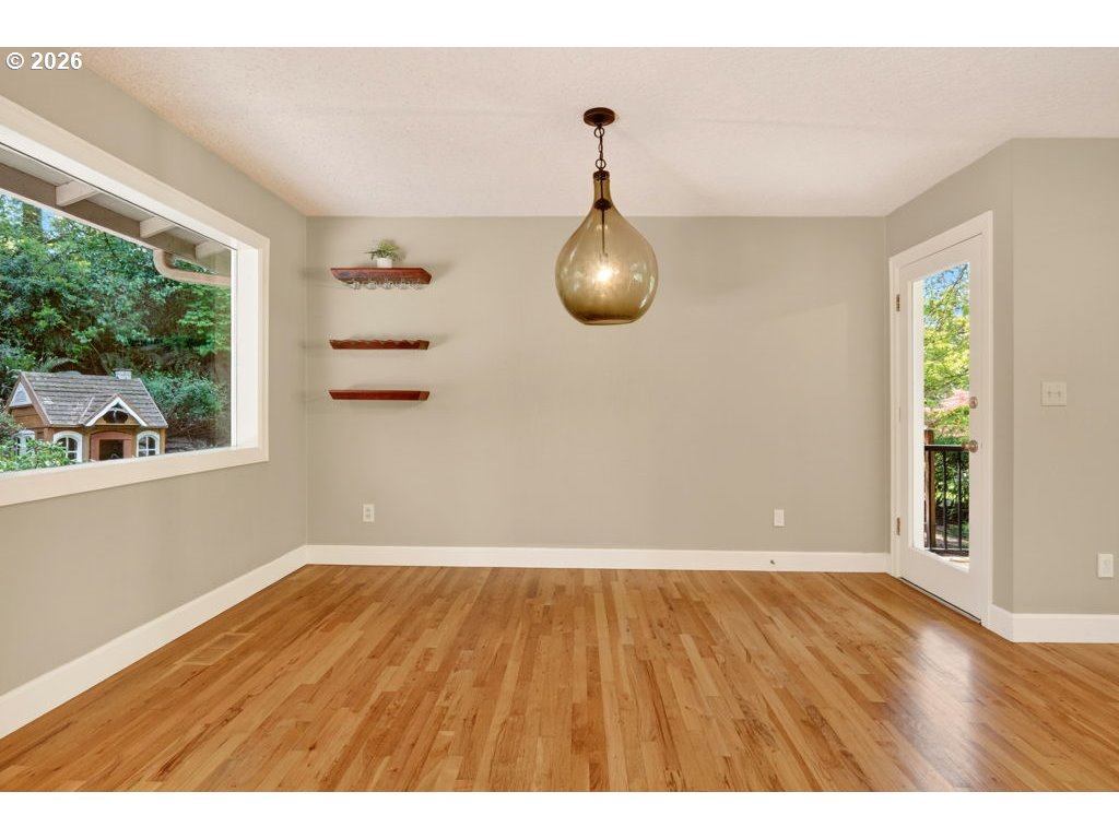 2584 Park Road Lake Oswego, OR 97034 - Photo 11 of 47 Gallery Image 11