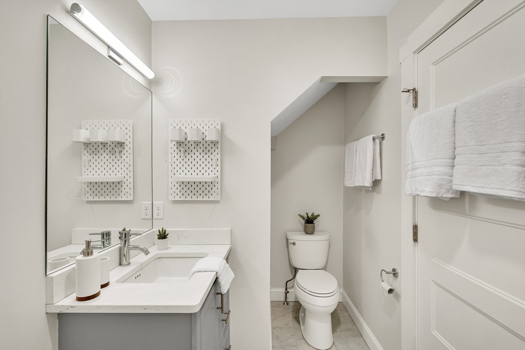 26 Hardwick Street, Unit 1 Cambridge, MA 02141 - Photo 24 of 29