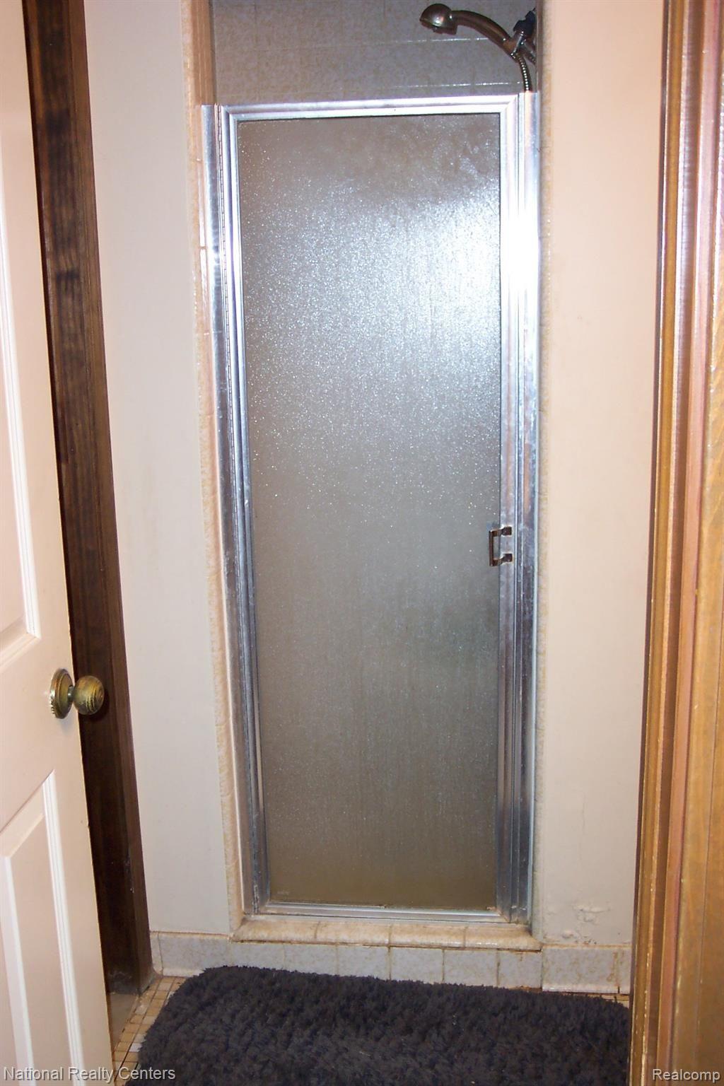8450 Knox Road Clarkston, MI 48348 - Photo 78 of 85 Walk in Shower.JPG