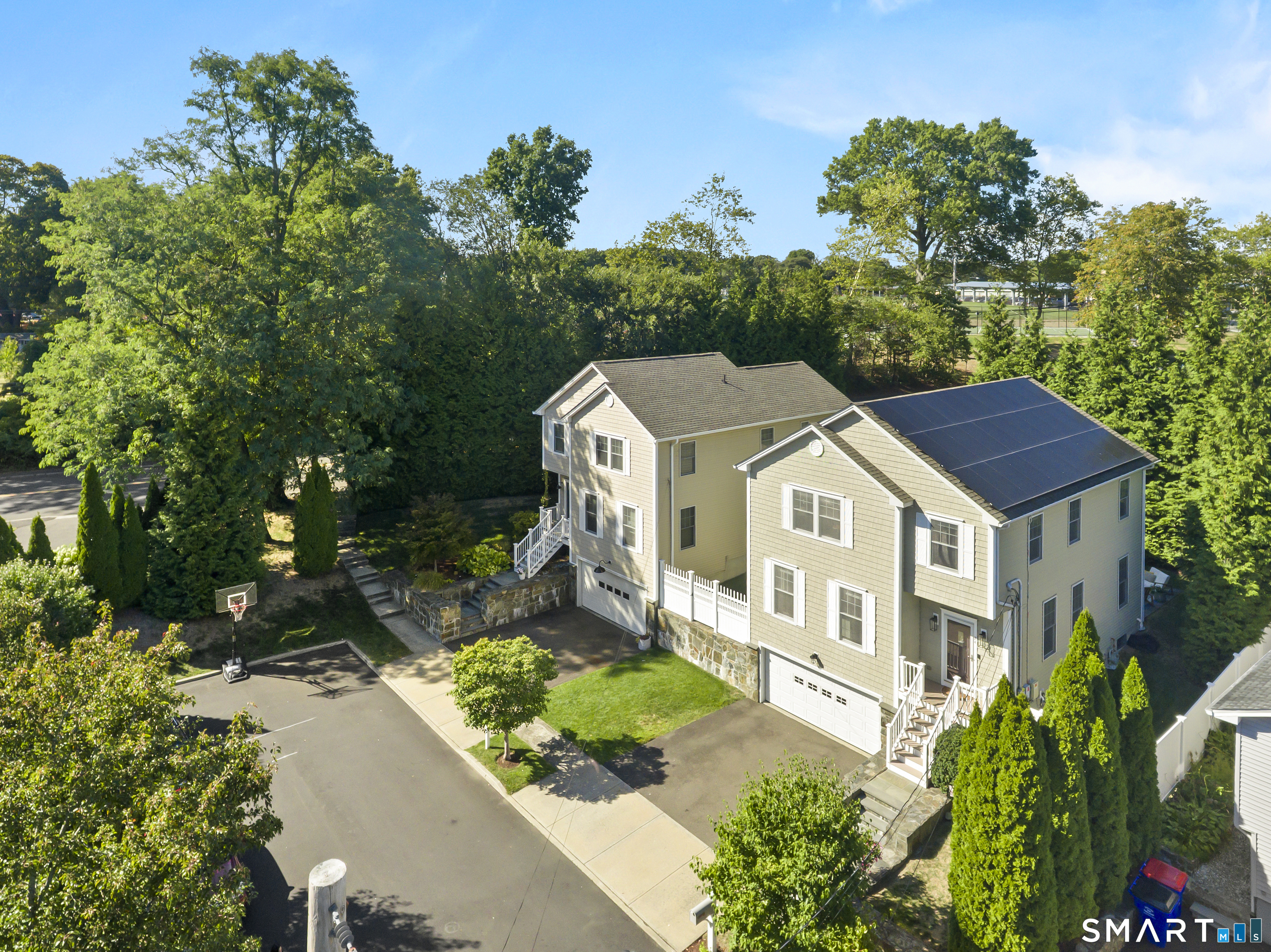24 Warsaw Street Fairfield, CT 06825 - Photo 2 of 29
