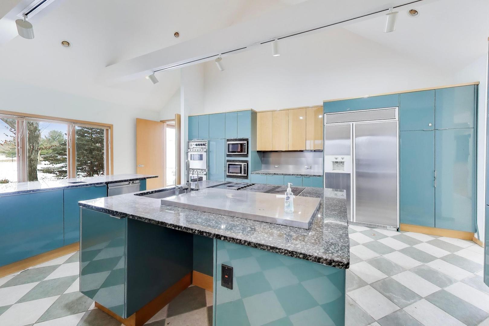 7716 Crystal Springs Road Crystal Lake, IL 60012 - Photo 12 of 85