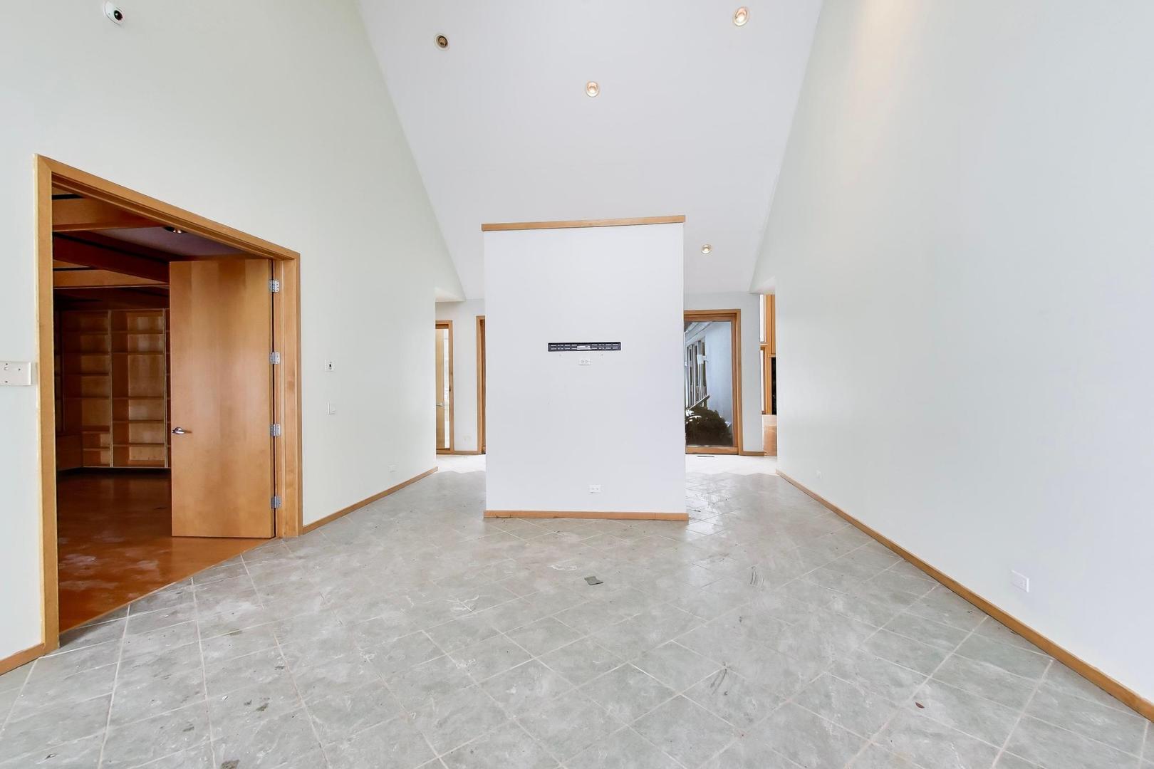 7716 Crystal Springs Road Crystal Lake, IL 60012 - Photo 8 of 85