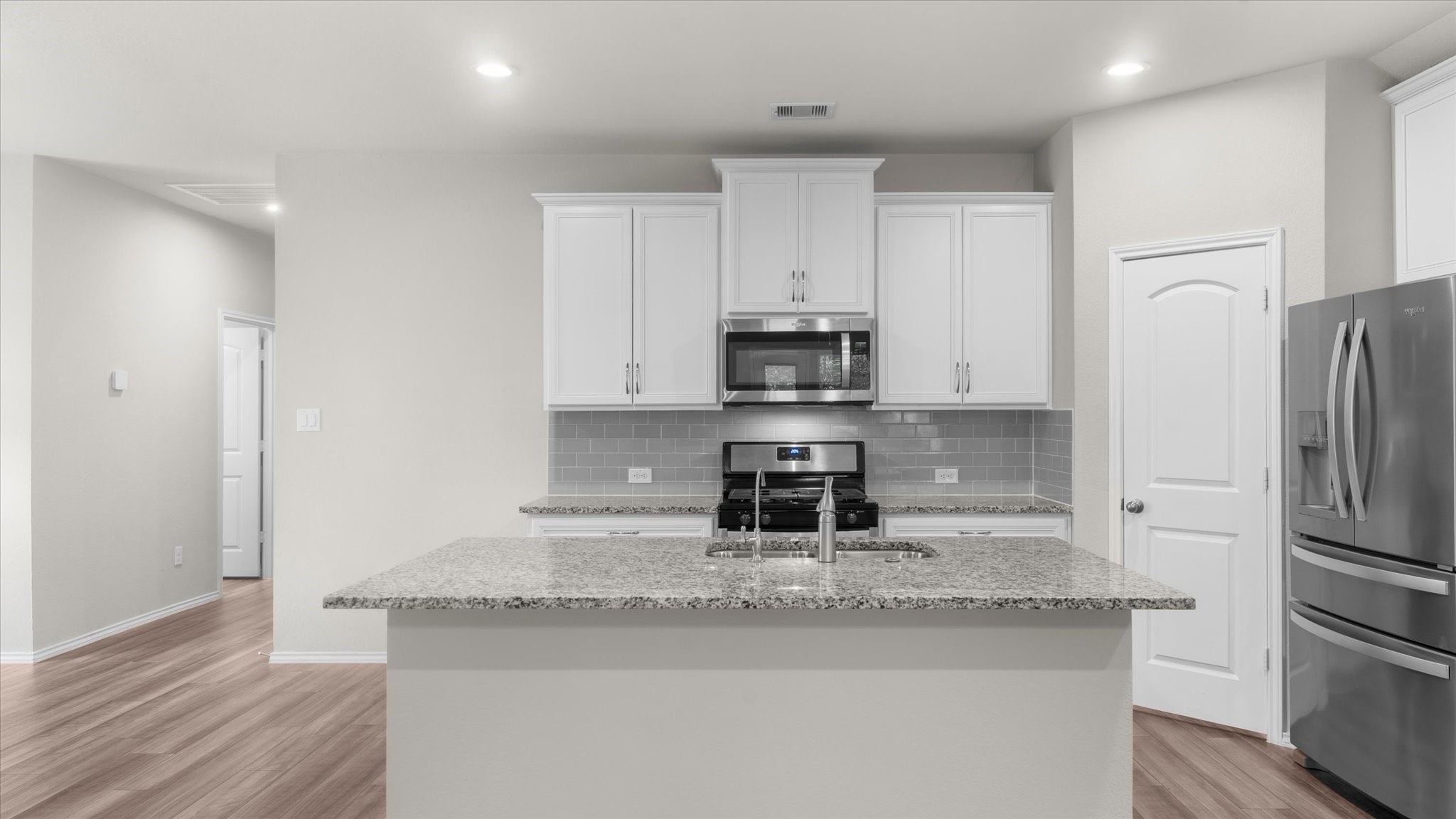 9257 Inland Leather Lane Conroe, TX 77385 - Photo 8 of 39