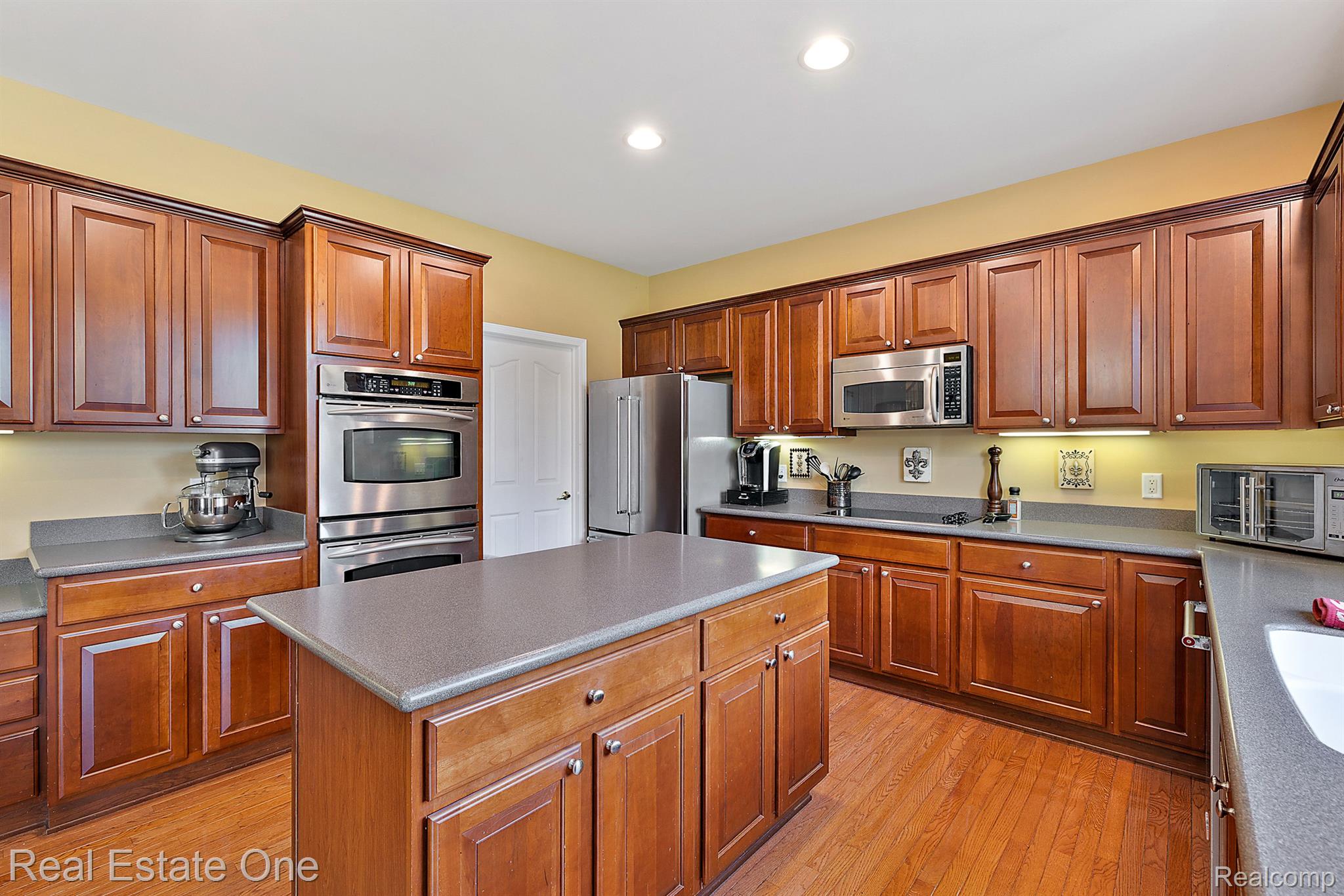 584 Bedlington Drive Rochester, MI 48307 - Photo 17 of 34 Gallery Image 17