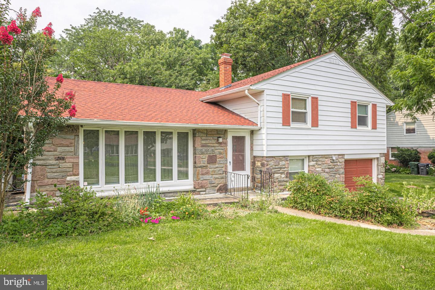 1210 Oliver Road Huntingdon Valley, PA 19006 - Photo 2 of 29