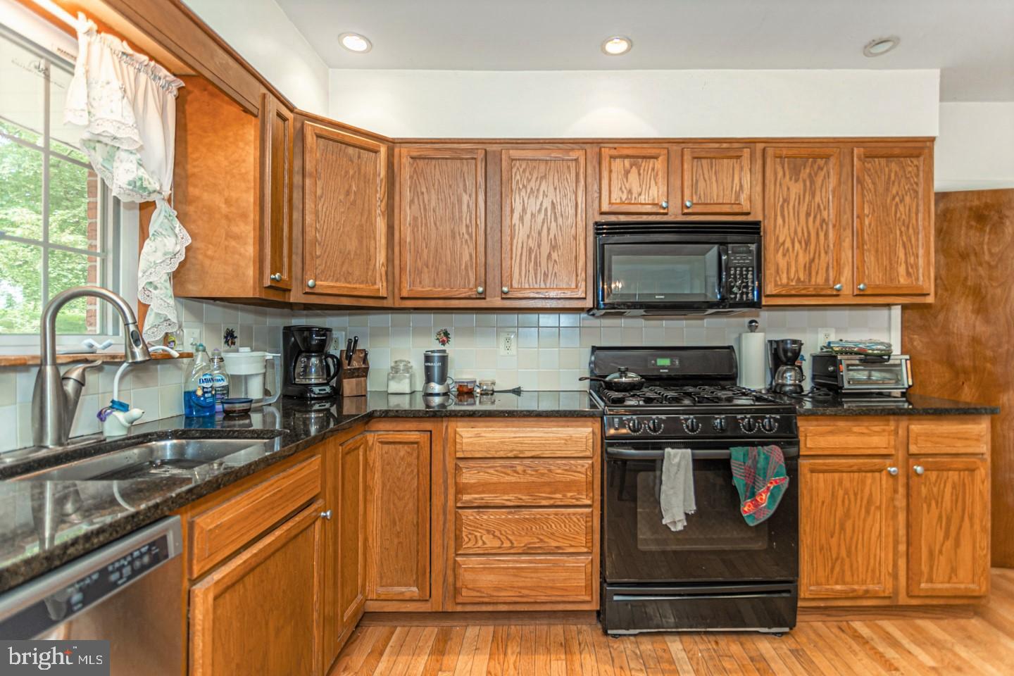 1210 Oliver Road Huntingdon Valley, PA 19006 - Photo 7 of 29