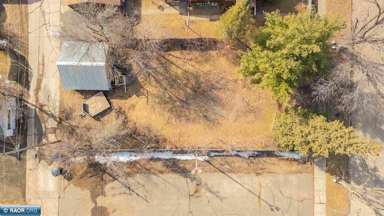 914 16th Street North Virginia, MN 55792 - Photo 3 of 17