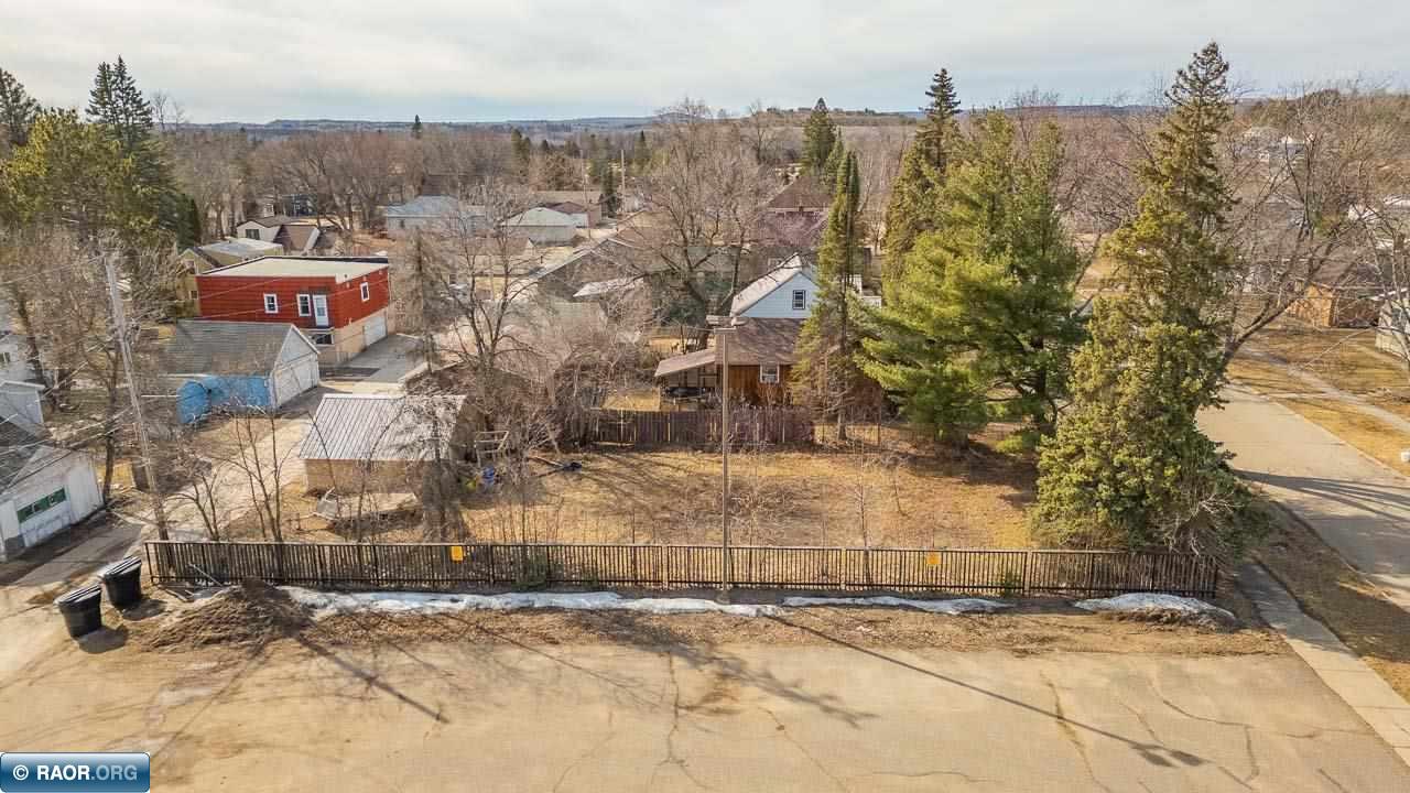 914 16th Street North Virginia, MN 55792 - Photo 10 of 17