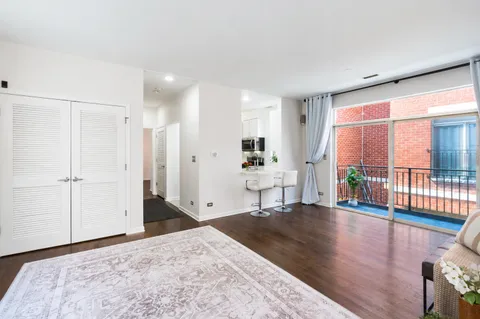 $365,000 | 715 West Eastman Street, Chicago, IL 60610