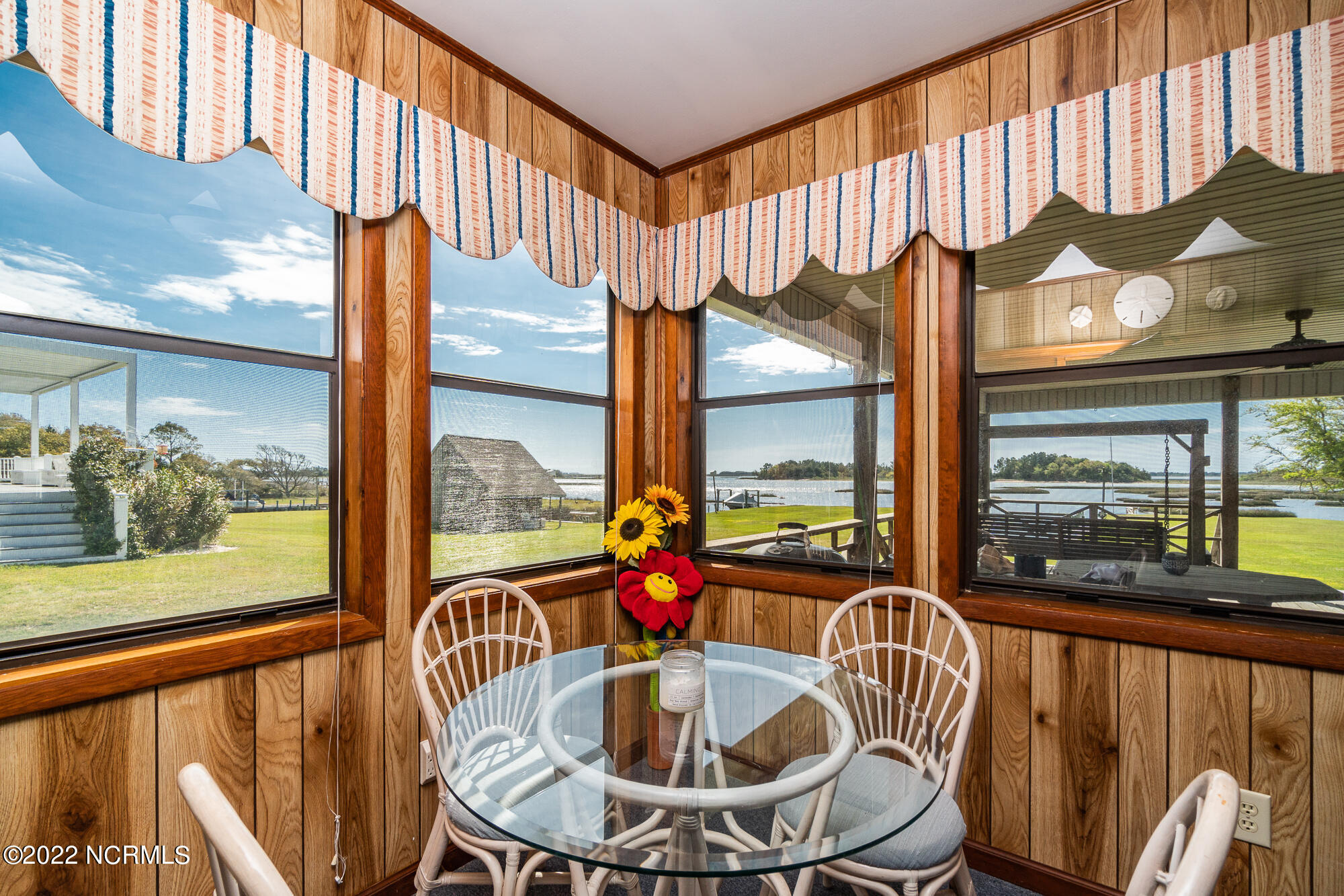 216 Peninsula Manor Road Hubert, NC 28539 - Photo 11 of 54 Sun porch