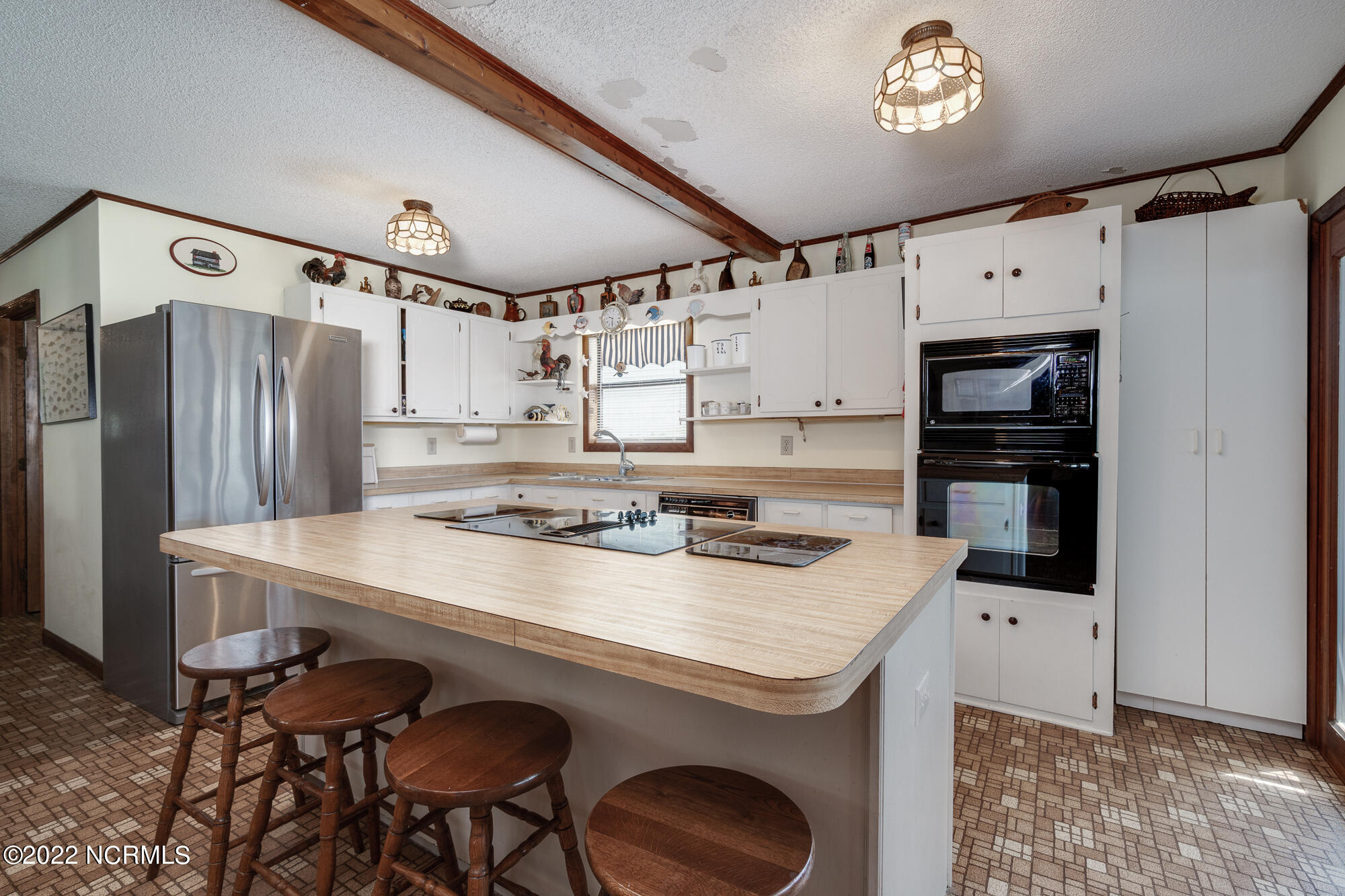 216 Peninsula Manor Road Hubert, NC 28539 - Photo 12 of 54 Kitchen island