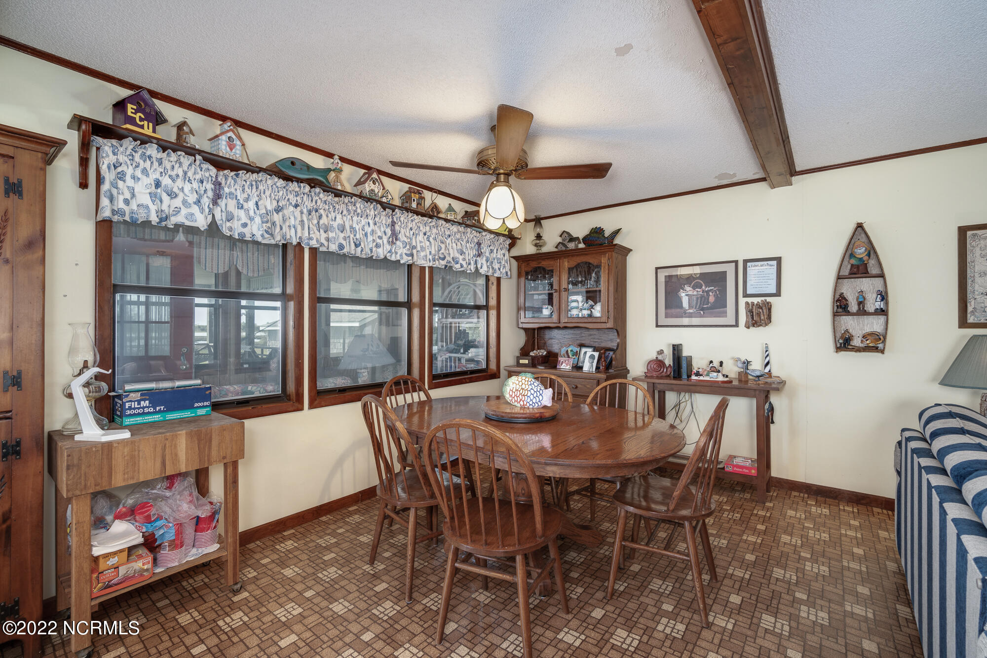 216 Peninsula Manor Road Hubert, NC 28539 - Photo 14 of 54 Dining area