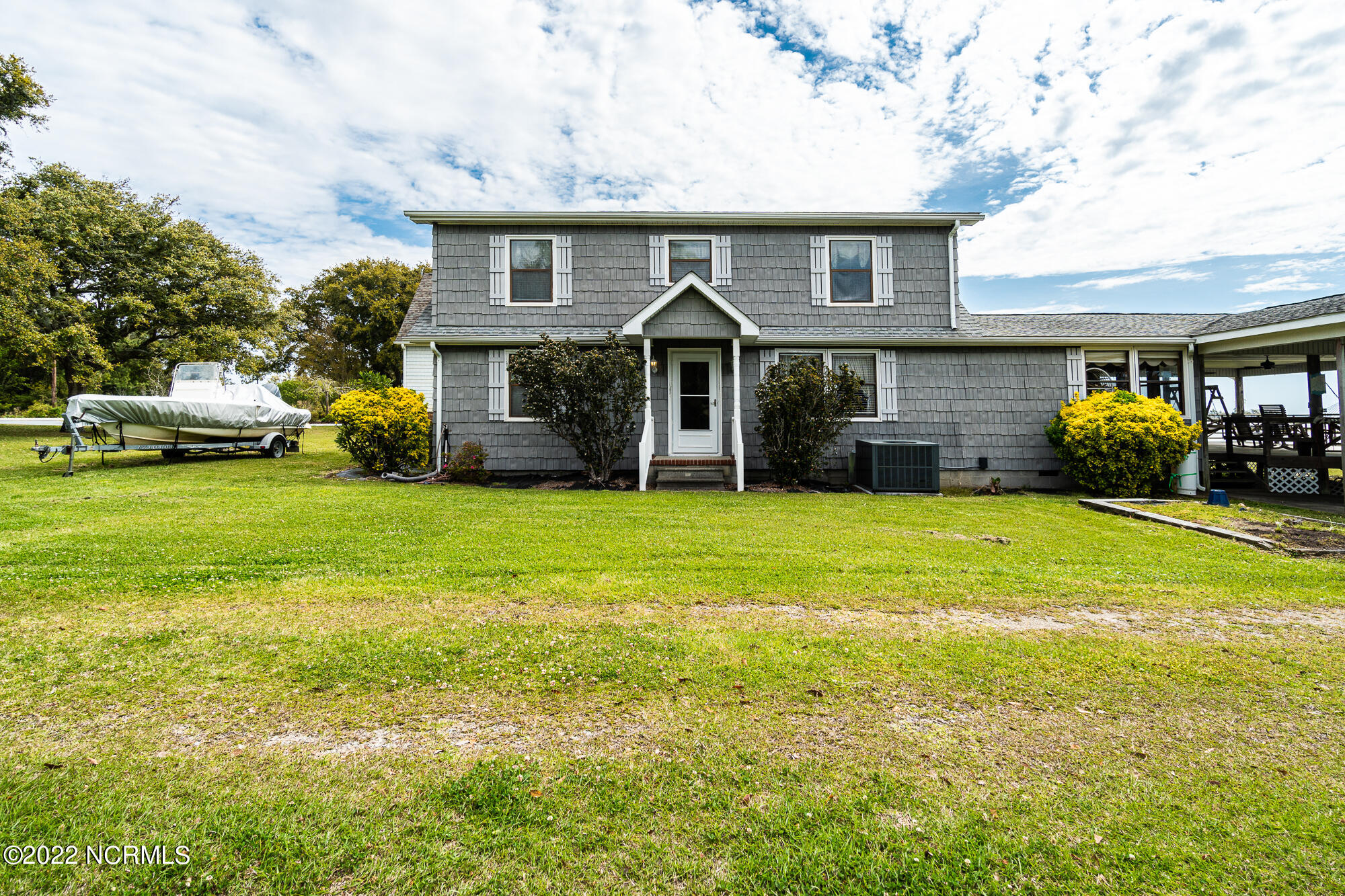 216 Peninsula Manor Road Hubert, NC 28539 - Photo 2 of 54 Front of house