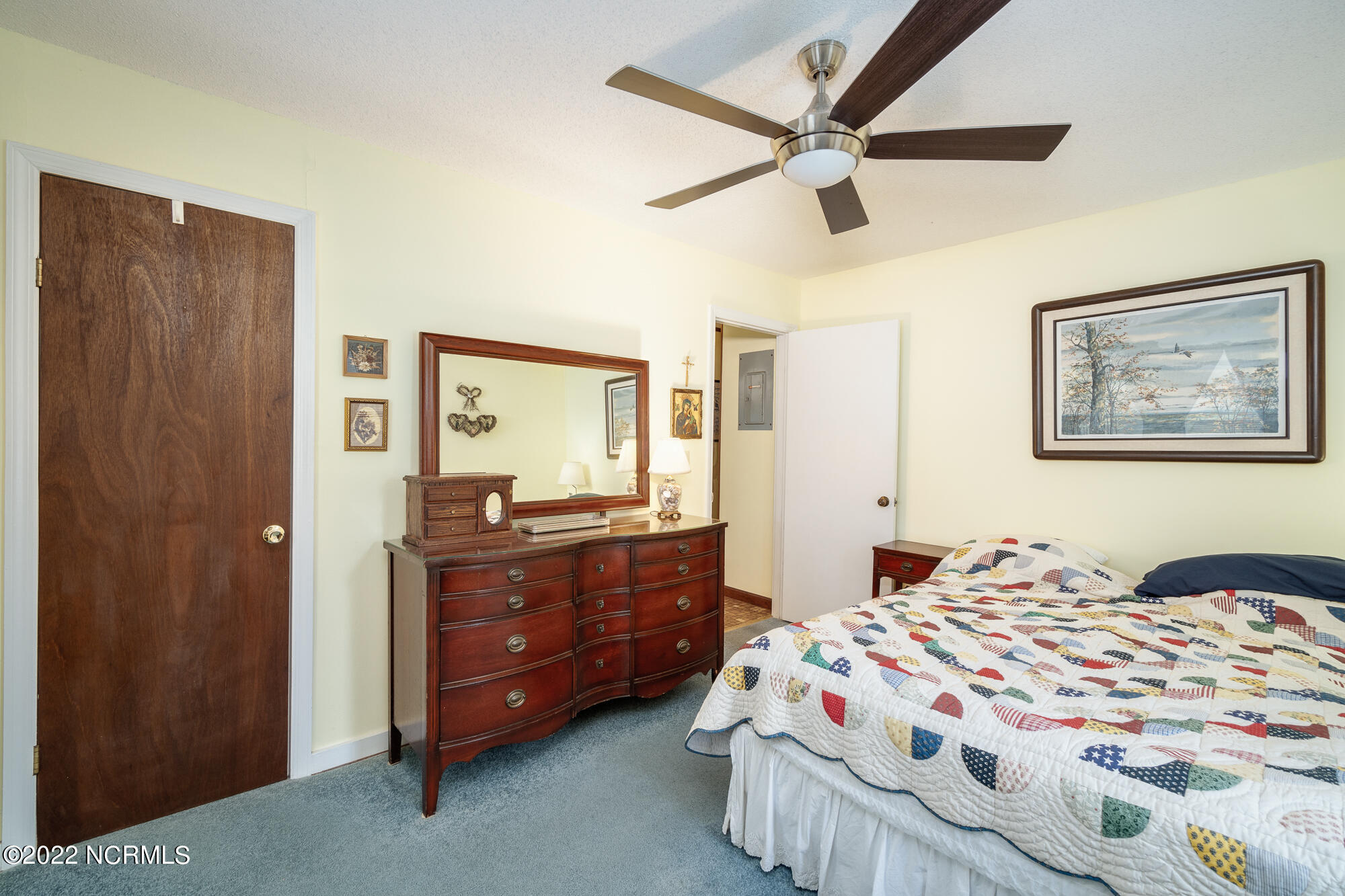 216 Peninsula Manor Road Hubert, NC 28539 - Photo 21 of 54 Master bedroom first floor