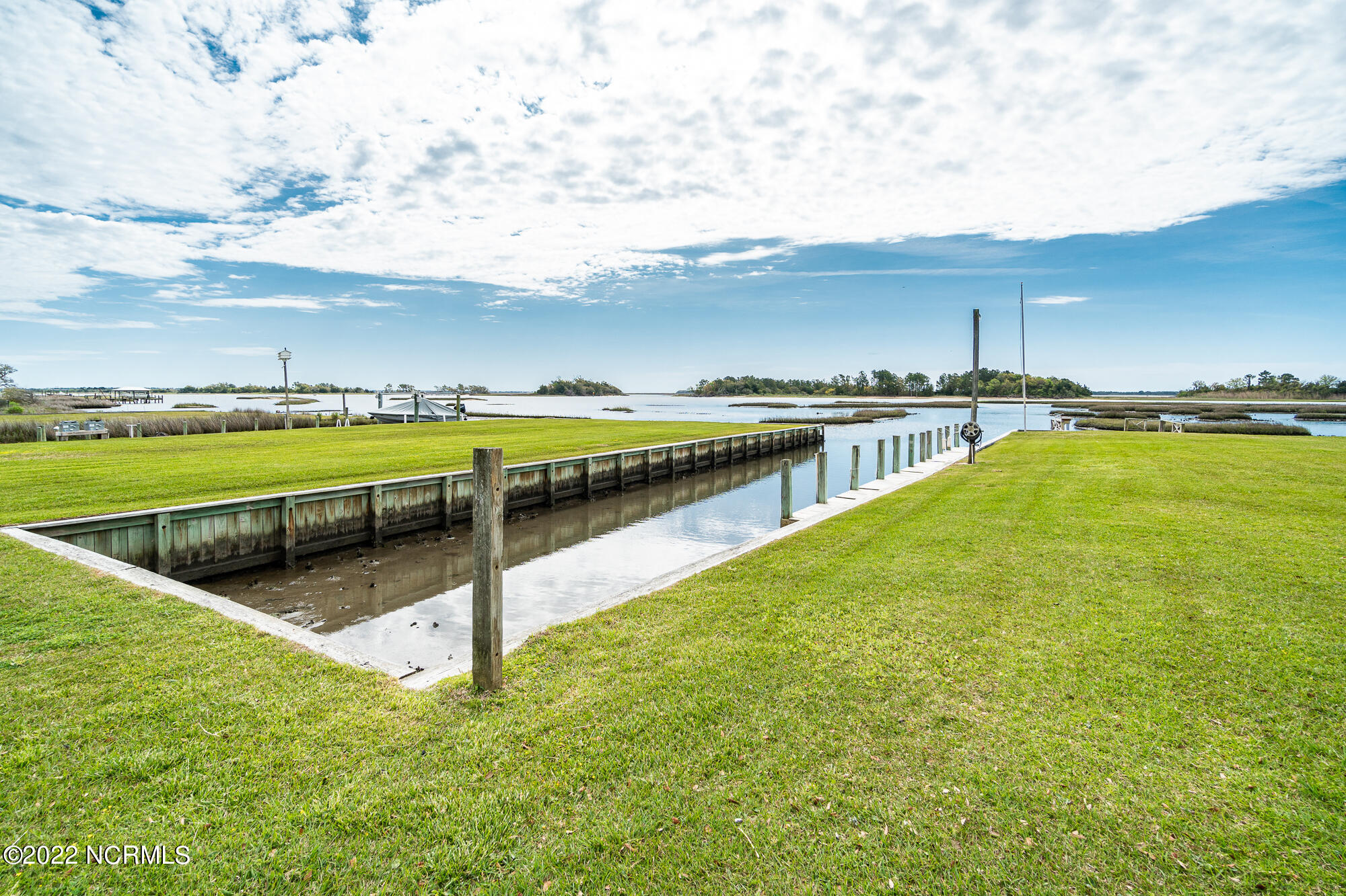 216 Peninsula Manor Road Hubert, NC 28539 - Photo 5 of 54 private marina / boat slip