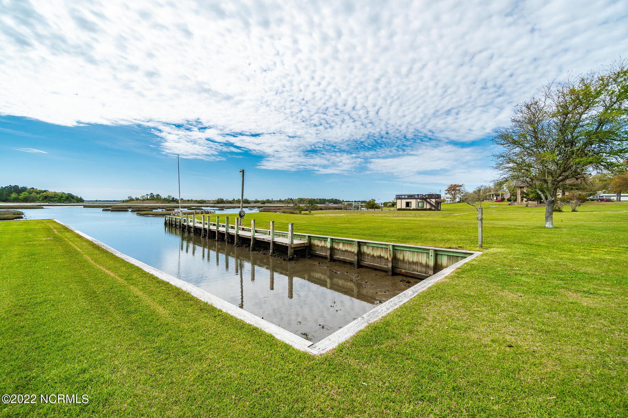 216 Peninsula Manor Road Hubert, NC 28539 - Photo 7 of 54 Private Marina / Boat slip