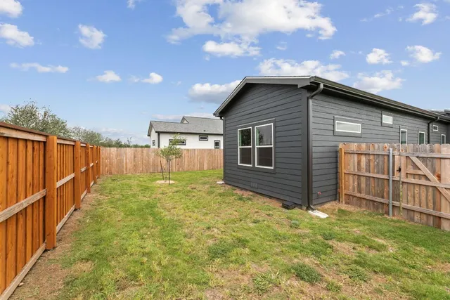 $285,000 | 2028 Applewood Drive, Lockhart, TX 78644