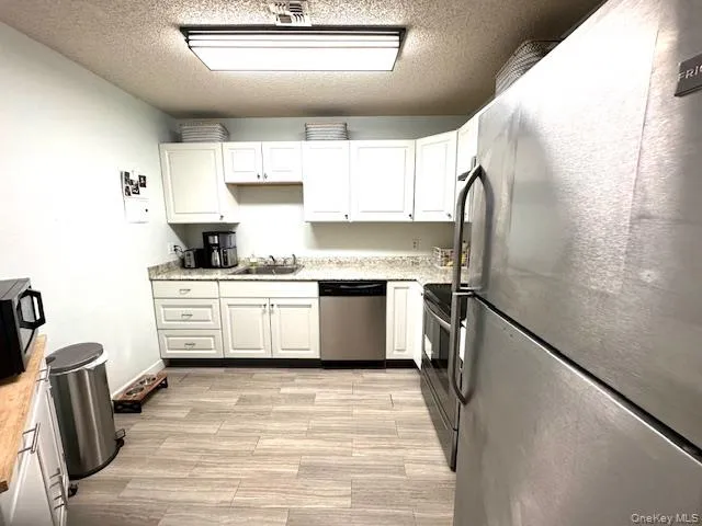 $250,000 | 4204 Fox Lane, Unit 11B, Poughkeepsie, NY 12603