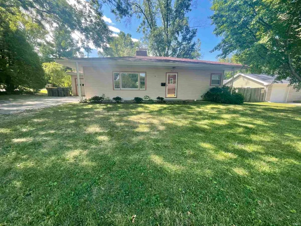 $2,700 | 1822 East 2nd Street, Bloomington, IN 47401