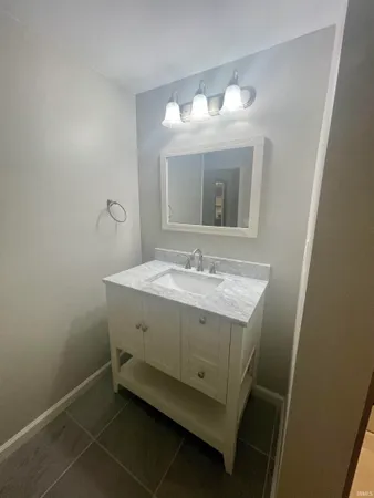$2,700 | 1822 East 2nd Street, Bloomington, IN 47401