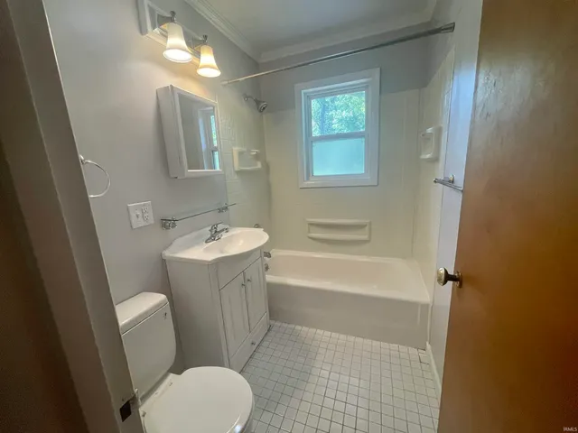 $3,000 | 1822 East 2nd Street, Bloomington, IN 47401