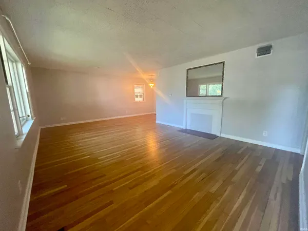 $2,700 | 1822 East 2nd Street, Bloomington, IN 47401