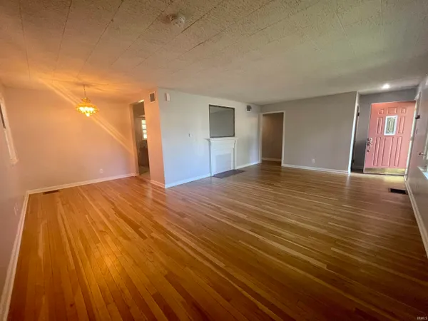 $2,700 | 1822 East 2nd Street, Bloomington, IN 47401