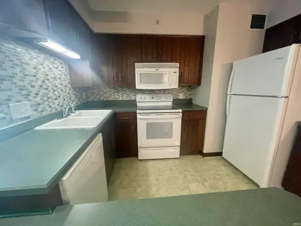 $2,700 | 1822 East 2nd Street, Bloomington, IN 47401