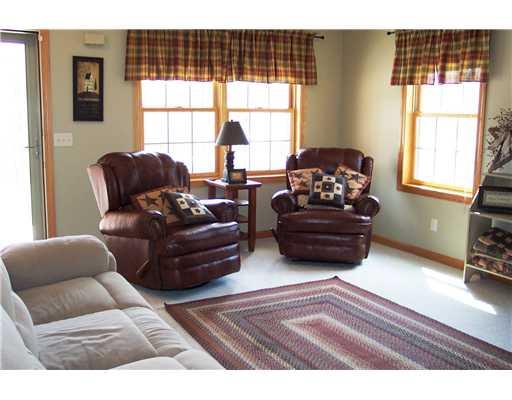 110 Iams Station Road Sycamore, PA 15364 - Photo 3 of 10 Living Room.
