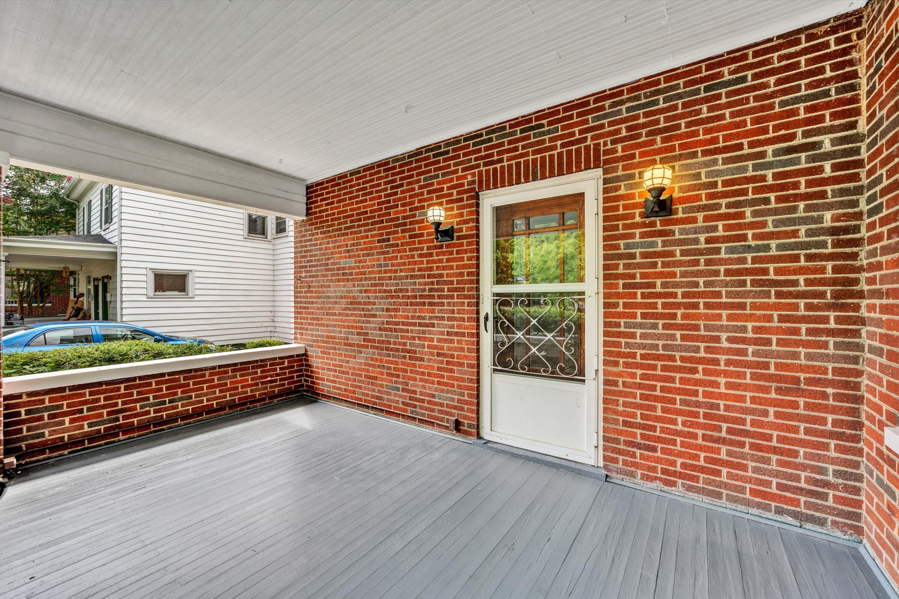 1833 Avon Road Southwest Roanoke, VA 24015 - Photo 3 of 41 03-071820240082
