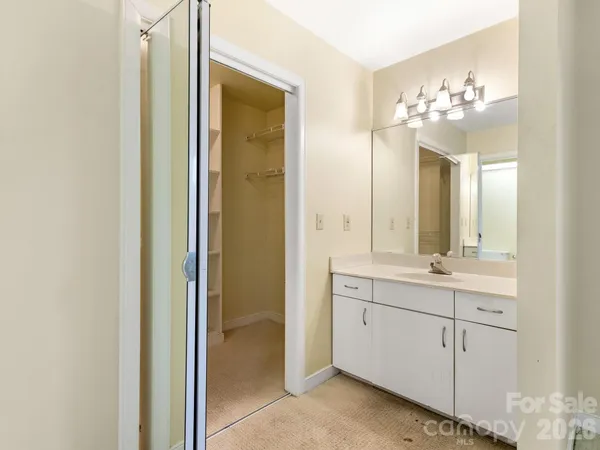 $450,000 | 6516 Bentridge Drive, Charlotte, NC 28226