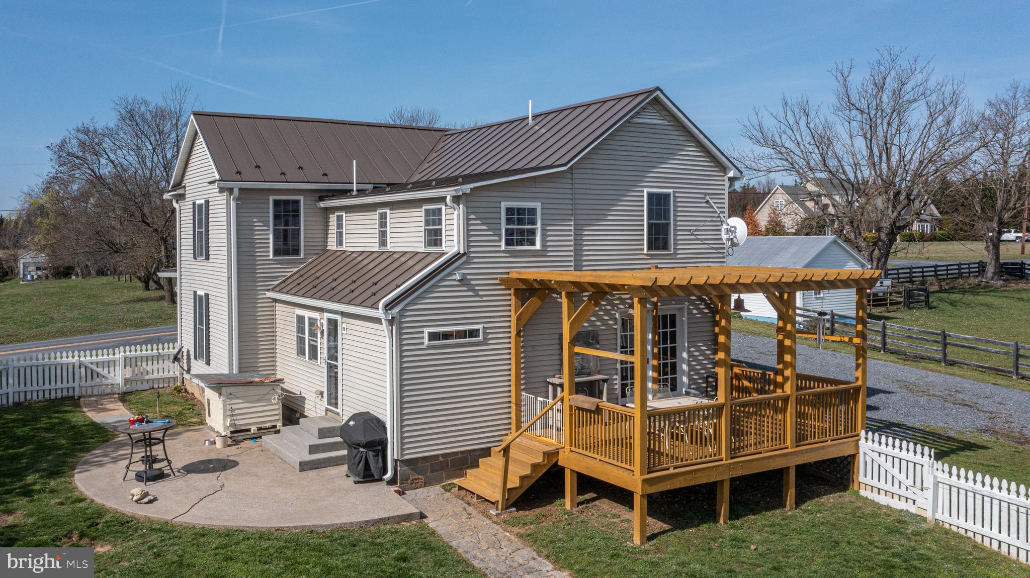 2028 Oranda Road Strasburg, VA 22657 - Photo 3 of 44