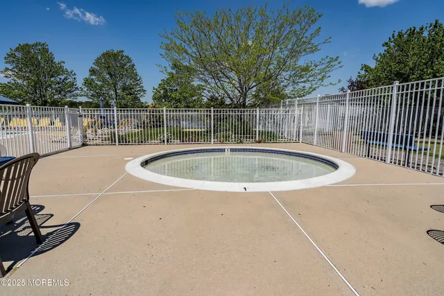 $256,999 | 36 Fort Lee Drive, Manahawkin, NJ 08050