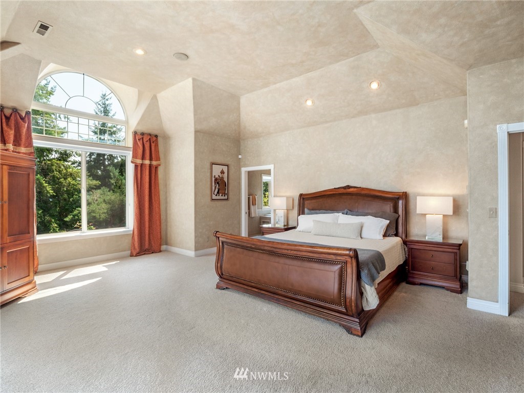 2599 Seminary Hill Road Centralia, WA 98531 - Photo 18 of 29 a spacious bedroom with a bed and a large window