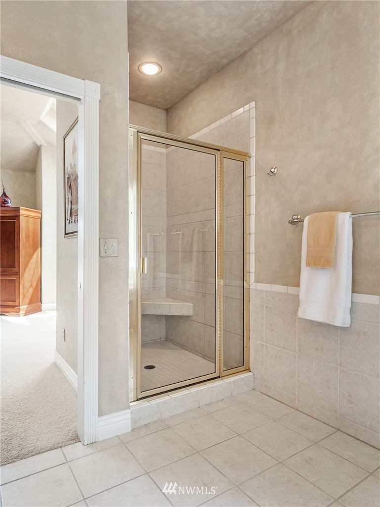 2599 Seminary Hill Road Centralia, WA 98531 - Photo 22 of 29 a bathroom with a shower and closet