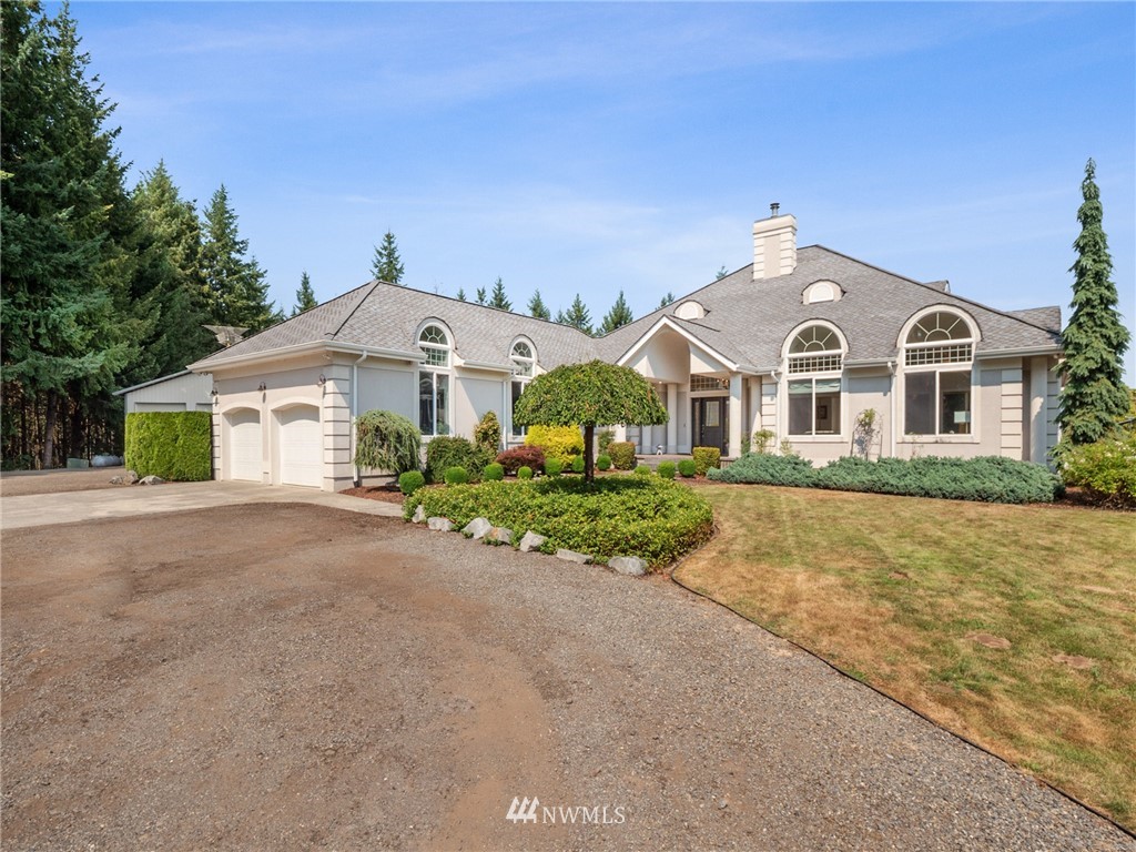 2599 Seminary Hill Road Centralia, WA 98531 - Photo 3 of 29 a front view of a house with a garden
